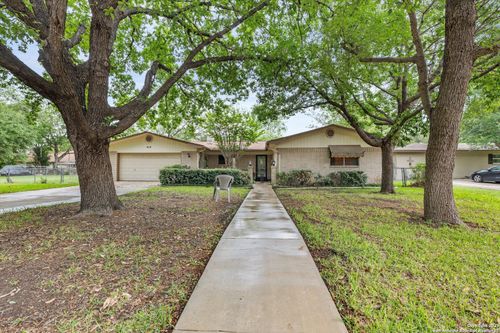 616 Ridgecrest, New Braunfels, TX, 78130-3527 | Card Image