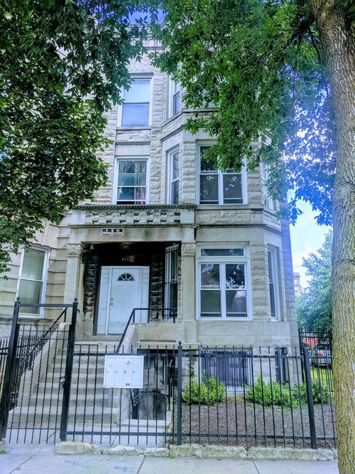 apt-2-4243 Calumet Ave, Chicago, IL, 60653-2615 | Card Image