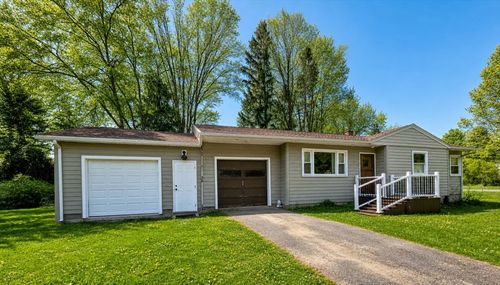 61 East Hadley Rd, Amherst, MA, 01002 | Card Image