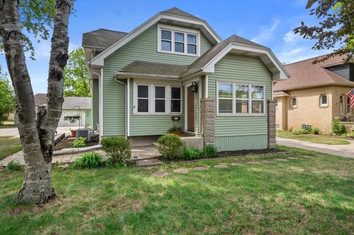333 W Bender Rd, GLENDALE, WI, 53217-4102 | Card Image