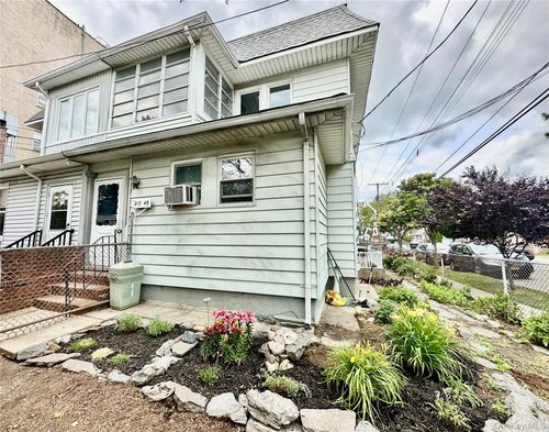 2-213-49 39th Ave, Bayside, NY, 11361-2192 | Card Image