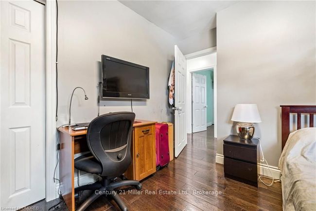 17 Huntington Ave, House other with 4 bedrooms, 2 bathrooms and 4 parking in Hamilton ON | Image 16