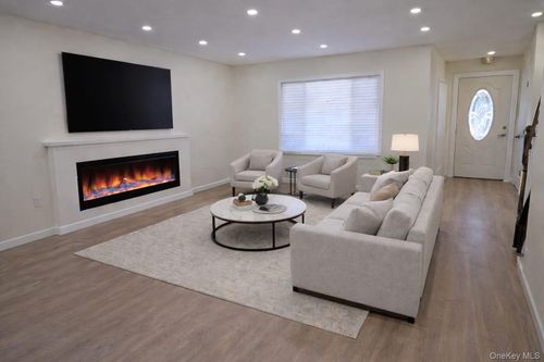 131-28 225th St, Laurelton, NY, 11413-1721 | Card Image