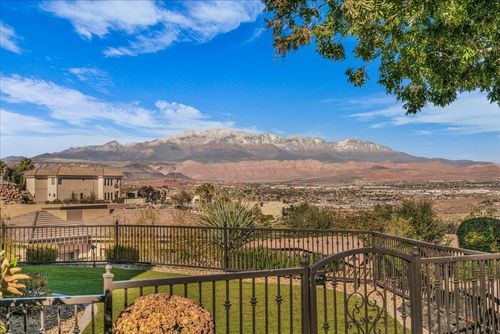 2054 E Topaz Way, St George, UT, 84790-7288 | Card Image