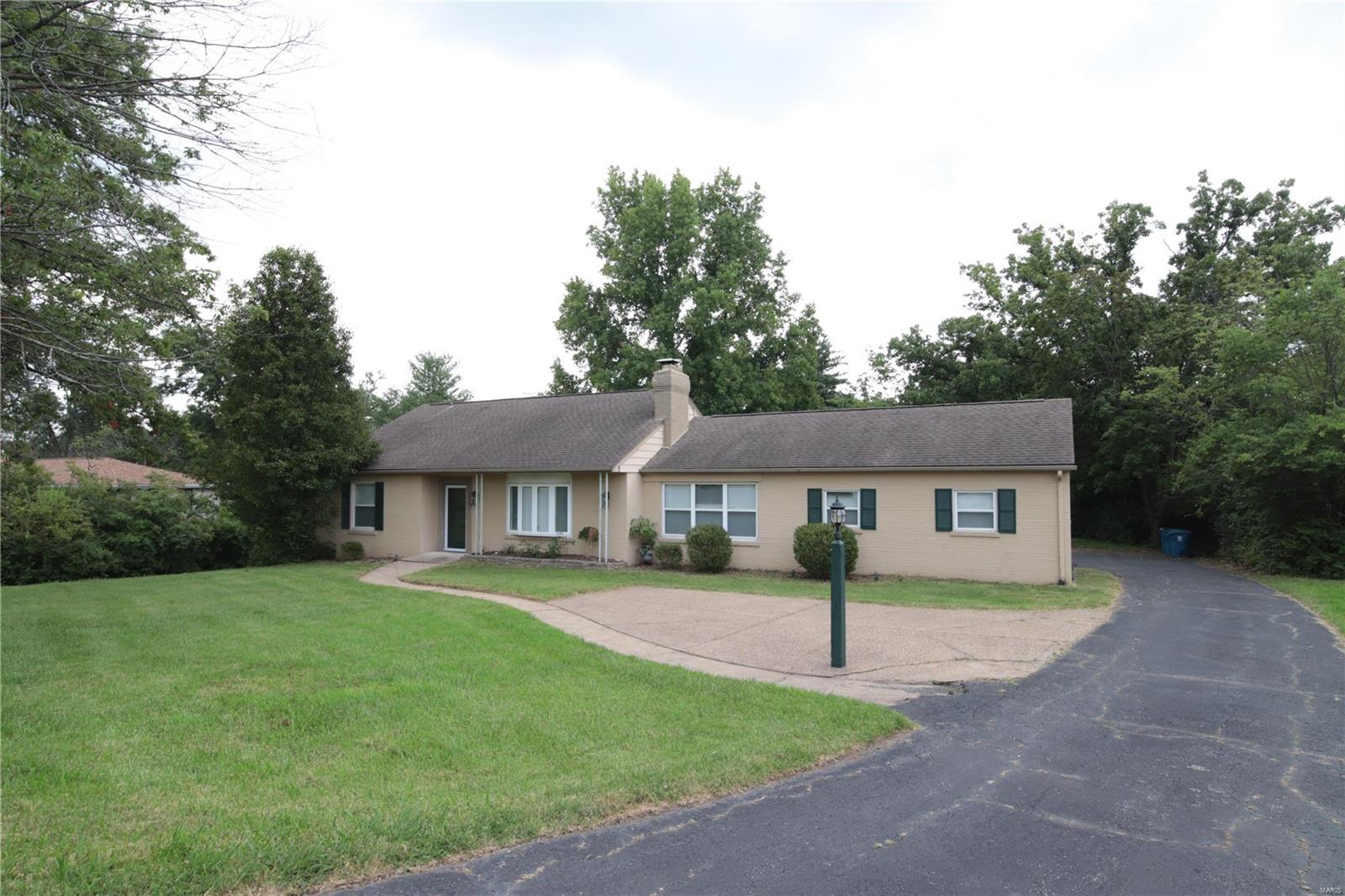 Olive Blvd, Saint Louis, MO 63141