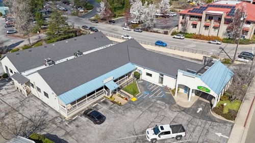 640 E Main Street, Grass Valley, CA, 95945 | Card Image