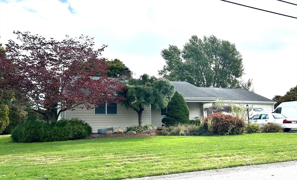 Ferncliffe Rd, Seekonk, MA 02771