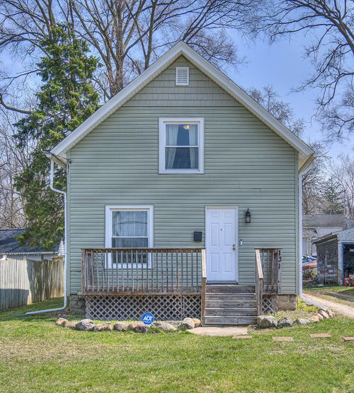 131 Willow St, Jackson, MI, 49202-3767 | Card Image