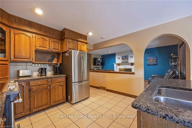 862 Old Colony Rd, House other with 4 bedrooms, 4 bathrooms and 6 parking in Kingston ON | Image 11