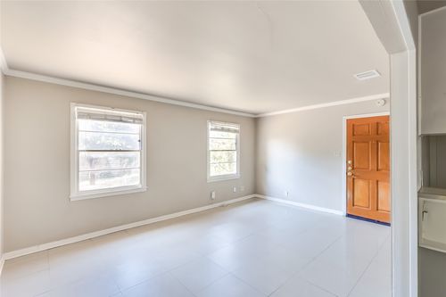 501 Krebs Ln, Austin, TX, 78704-7013 | Card Image