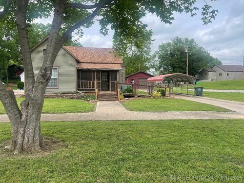 217 W 6th Ave, Bristow, OK, 74010-2812 | Card Image