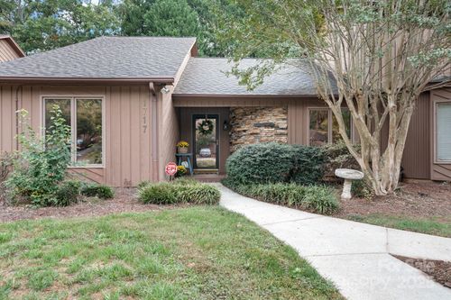 1717 12th St Ne, Hickory, NC, 28601-2082 | Card Image