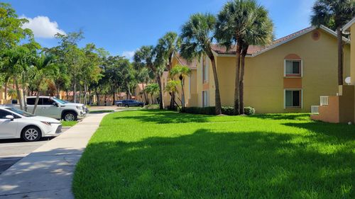 969-969 Coral Club Dr, Coral Springs, FL, 33071-5651 | Card Image