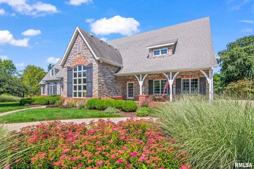 4 Fox Pt, Rochester, IL, 62563-9547 | Card Image