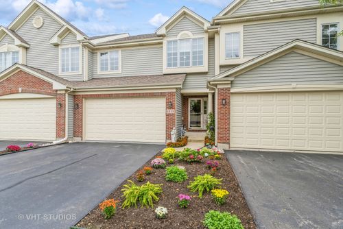1213 W Lake Dr, Cary, IL, 60013 | Card Image