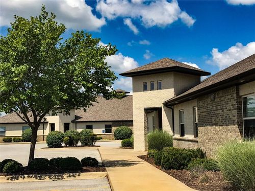 5-905 Se Village Loop, Bentonville, AR, 72712-4321 | Card Image