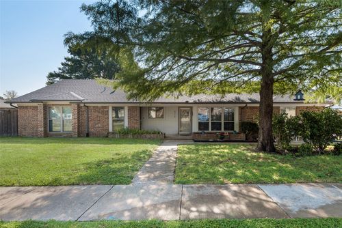816 Little Creek Dr, Euless, TX, 76039-3423 | Card Image