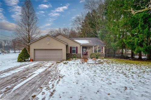 3225 Imrek Dr, Green, OH, 44312-5621 | Card Image