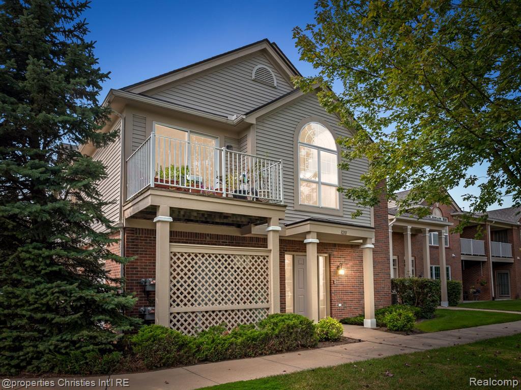 Chesapeake Cir, Walled Lake, MI 48390 #1