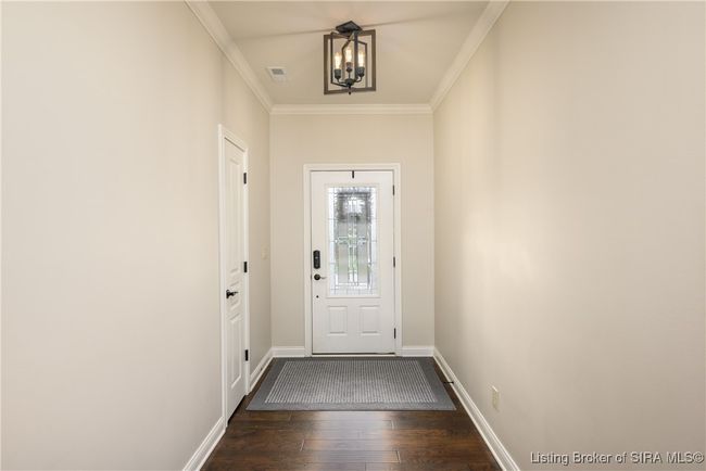 7206 Nelson Ct, Home with 3 bedrooms, 2 bathrooms and null parking in Georgetown IN | Image 5
