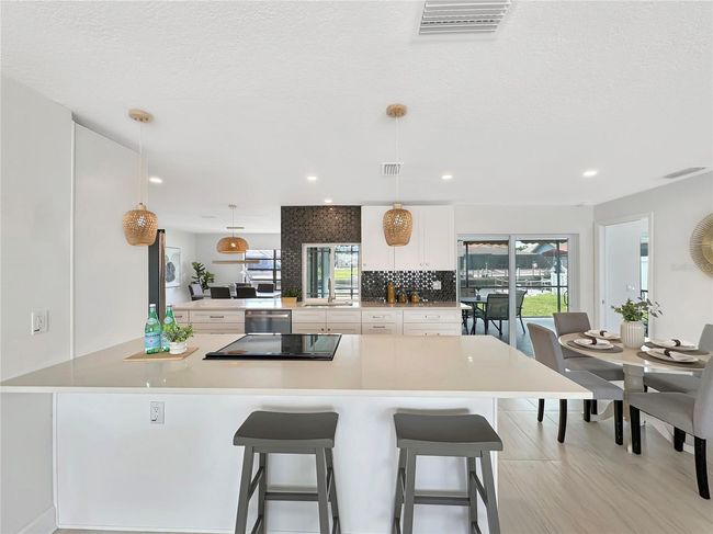 Kitchen – Centered View | Image 10