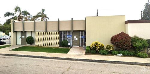 2005 17th St, Bakersfield, CA, 93301-4203 | Card Image