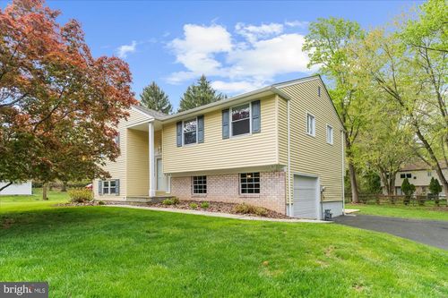 101 Village Dr, NORTH WALES, PA, 19454-1718 | Card Image