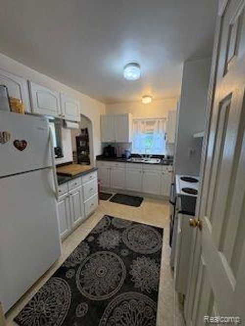 18598 Henry St, Melvindale, MI, 48122-1446 | Card Image