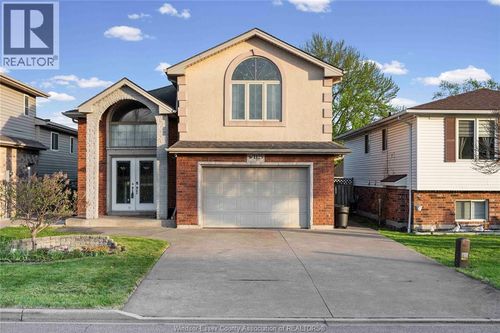 1125 Waverly St, Windsor, ON, N8X4X1 | Card Image