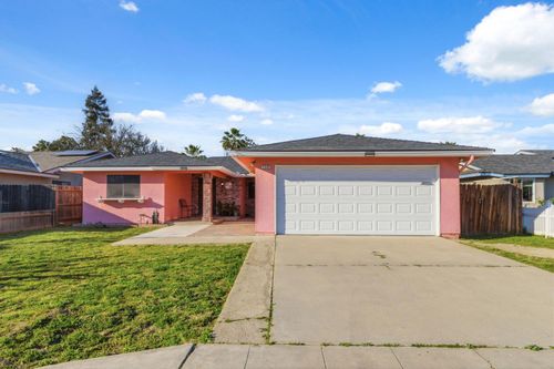 1345 Robinson Ave, Clovis, CA, 93612-5867 | Card Image