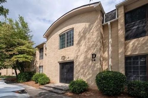 d4-5400 Roswell Rd, Atlanta, GA, 30342-1925 | Card Image