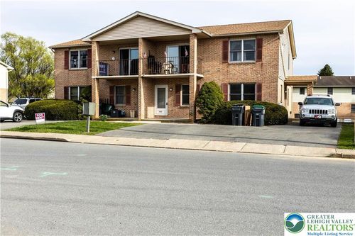 4074 Winfield Ter, Palmer Twp, PA, 18045-5086 | Card Image