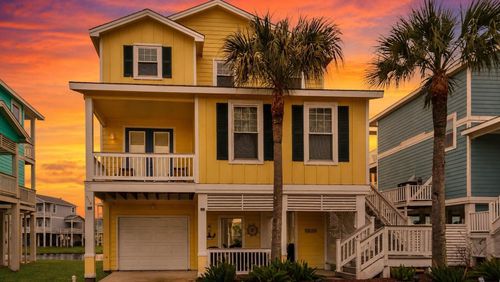 4118 Green Heron Dr, Galveston, TX, 77554-3038 | Card Image