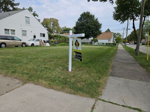7800 Coleman St, Dearborn, MI, 48126-1028 | Card Image