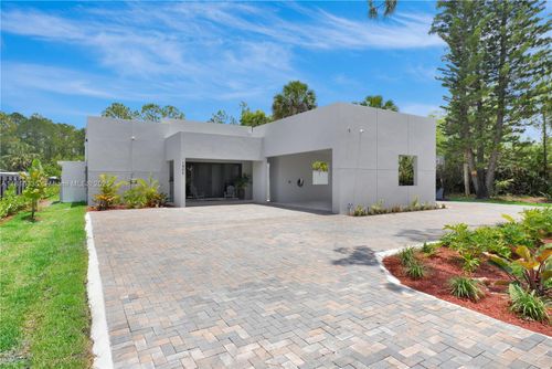 1902 Della Dr, Naples, FL, 34117-4039 | Card Image