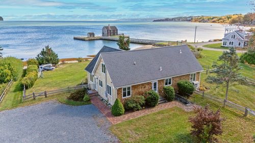 7 Pebble Ln, Kingston, MA, 02364-1642 | Card Image