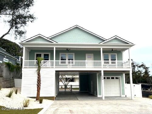 110 Se 36th Street, Oak Island, NC, 28465 | Card Image