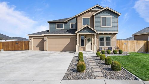 3817 Des Moines Ln, Pasco, WA, 99301-5954 | Card Image