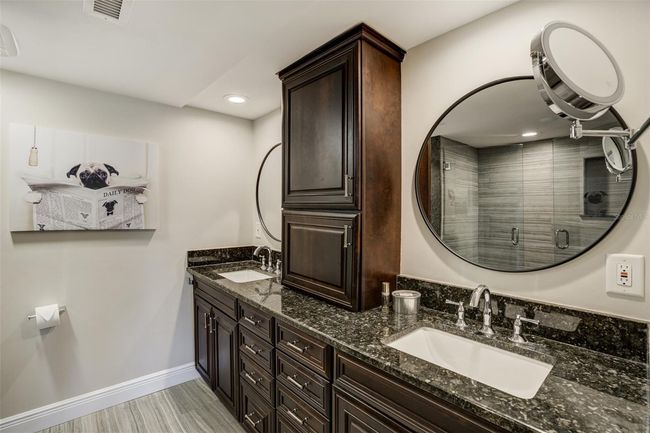 Primary Bathroom | Image 11
