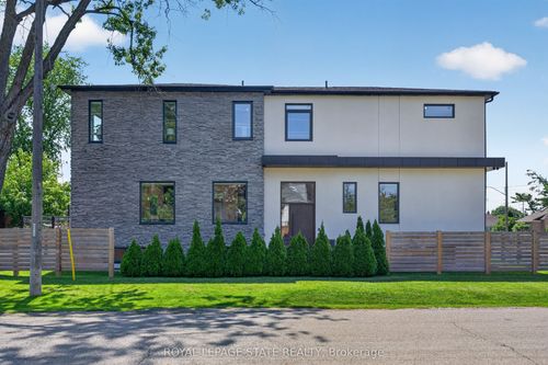 1047 Meredith Ave, Mississauga, ON, L5E2C6 | Card Image