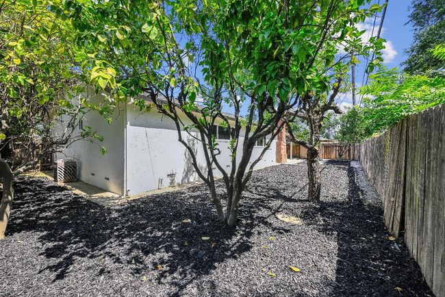 6608 Heatherwood Way, House other with 3 bedrooms, 2 bathrooms and null parking in Sacramento CA | Image 37