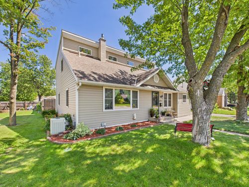 1258 10th Ave N, Saint Cloud, MN, 56303-2707 | Card Image