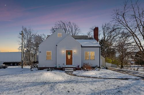 4722 Navarre Rd Sw, Canton, OH, 44706-2339 | Card Image