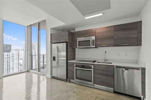 ph04-151 Se 1st St, Miami, FL, 33131-1418 | Card Image