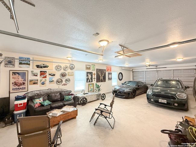 1208 Devine Dr, House other with 3 bedrooms, 2 bathrooms and null parking in Devine TX | Image 24
