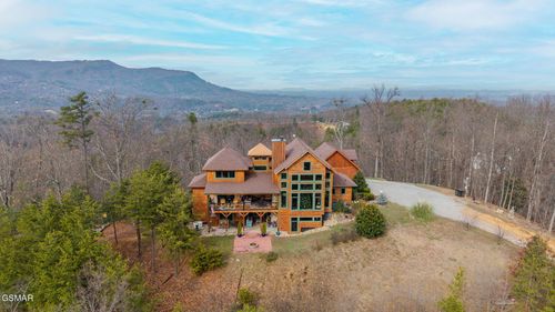 1642 Little Cove Rd, Sevierville, TN, 37862-7769 | Card Image