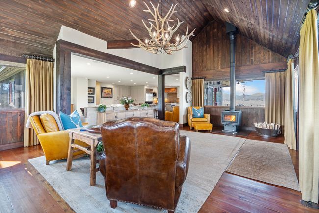 Living room with wonderful Natural Light. | Image 16