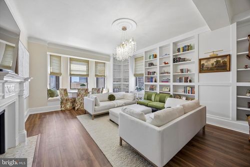 apt-8e-250 S 13th St, PHILADELPHIA, PA, 19107-5617 | Card Image