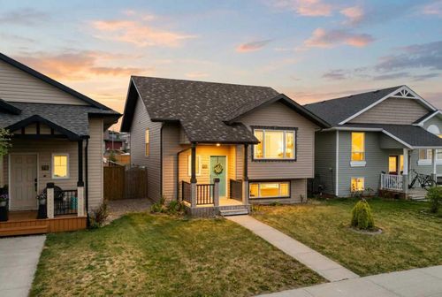 71 Long Close, Red Deer, AB, T4R0J4 | Card Image