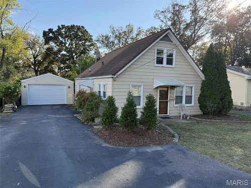 806 W Congress St, Pacific, MO, 63069-1931 | Card Image